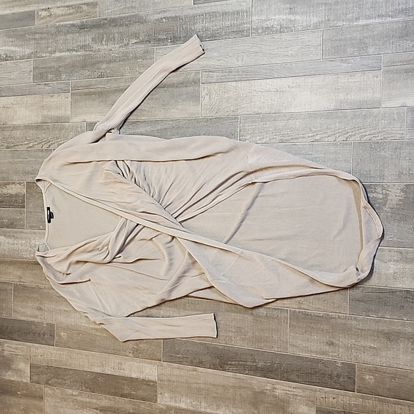 Fashion Nova brand cardigan sweater - Picture 5 of 11